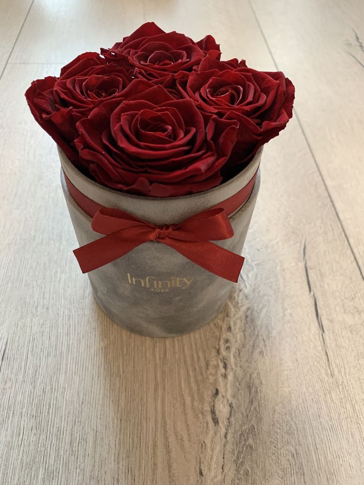 Flowerbox róże wieczne czerwone Warszawa