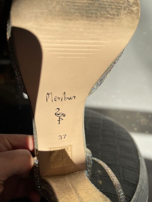 Босоніжки стрази туфлі 36-37р святкові Menbur