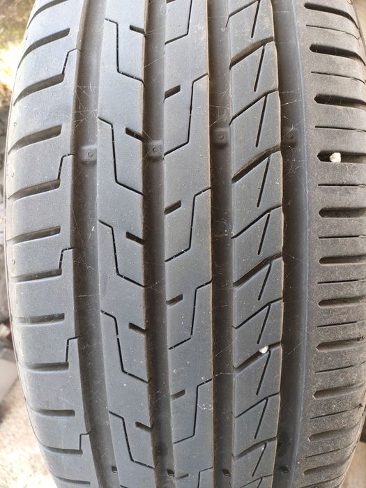 Pneus 215/55/17 como novos