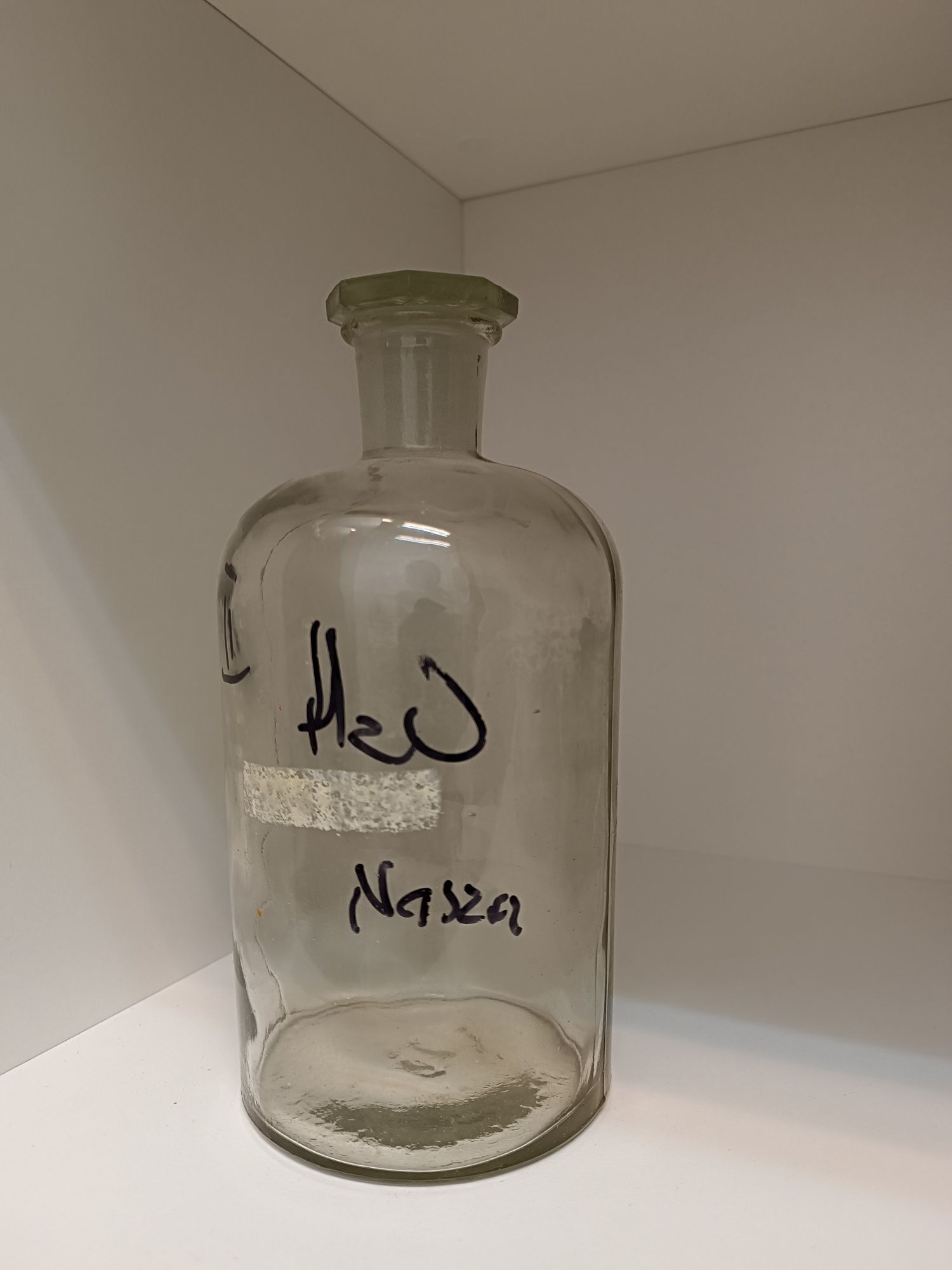 Szkło apteczne laboratoryjne karafka z korkiem 1 litr