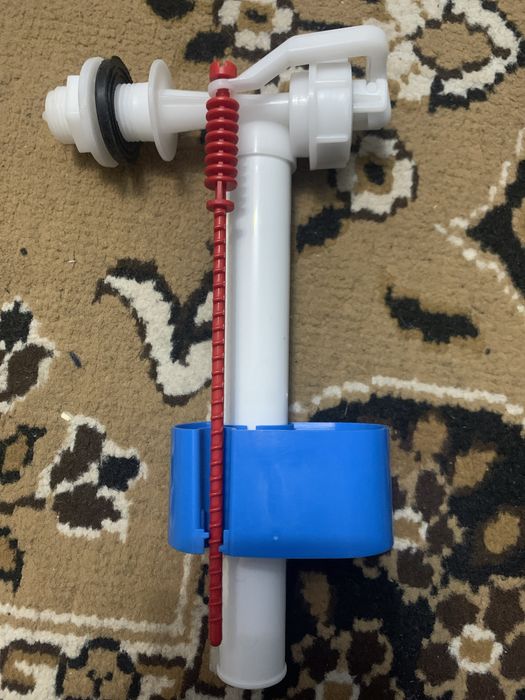 Продам клапан з боковой подачей для води 1/2