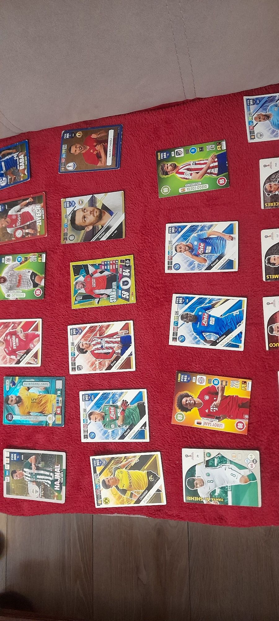 Karty piłkarskie 53 sztuki  piłka nożna