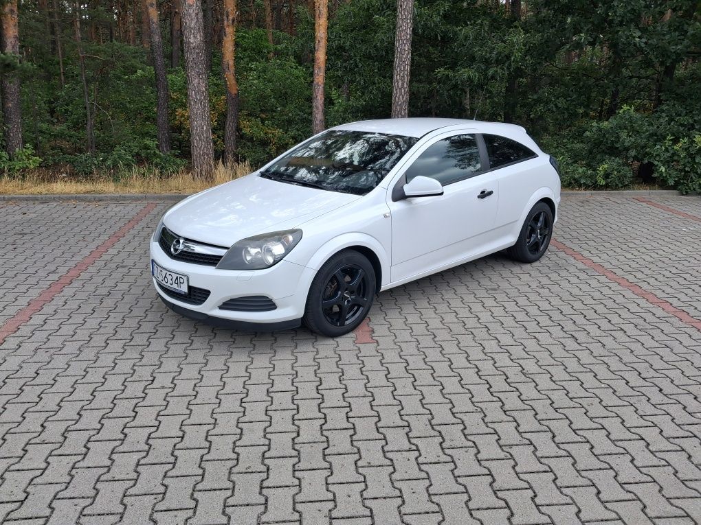 Opel astra gtc 1.4 klima 2009