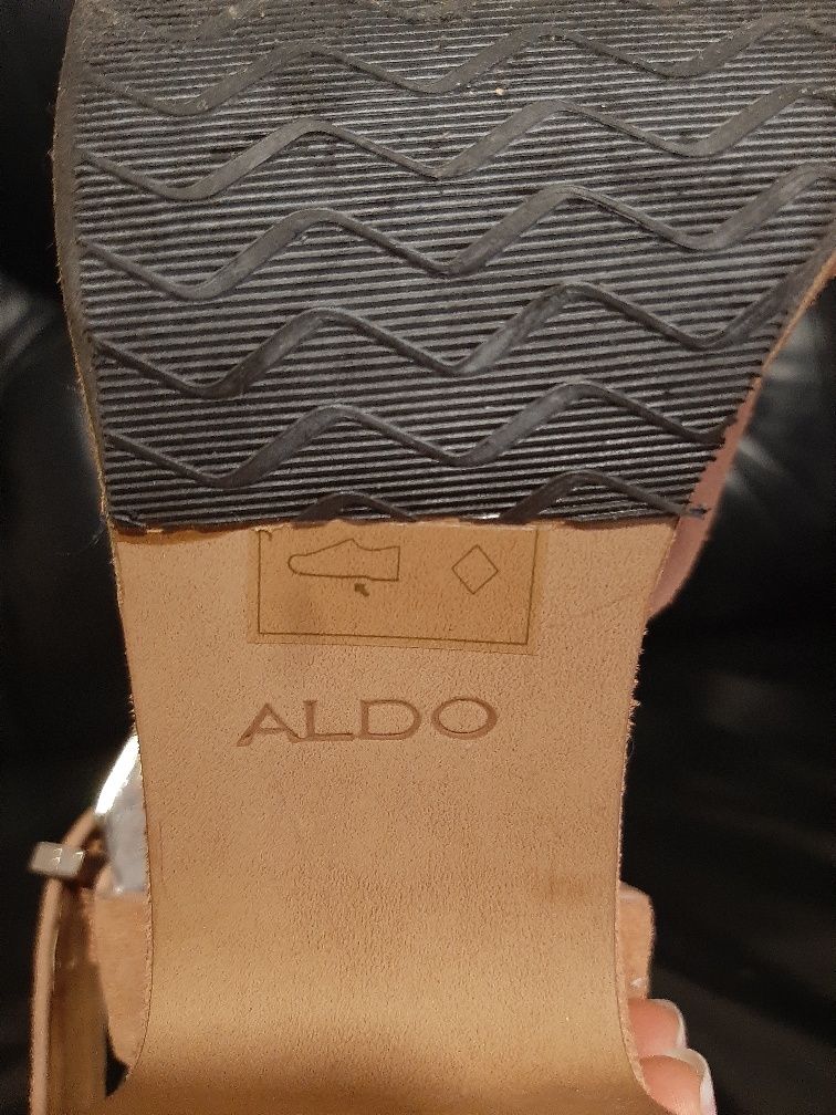 Sandálias Aldo .