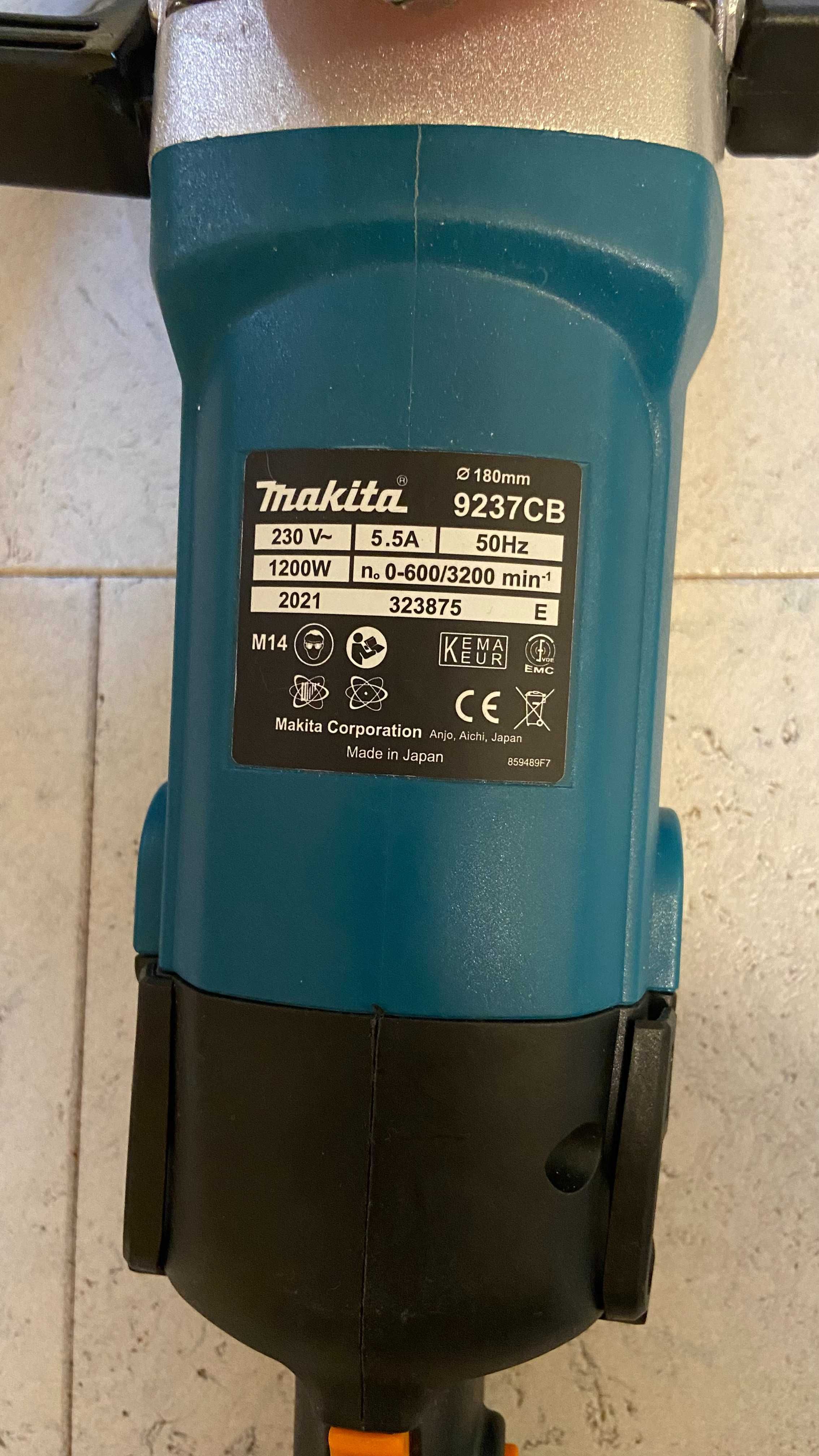 Поліровальна машина Makita 9227CB: 1200Вт
