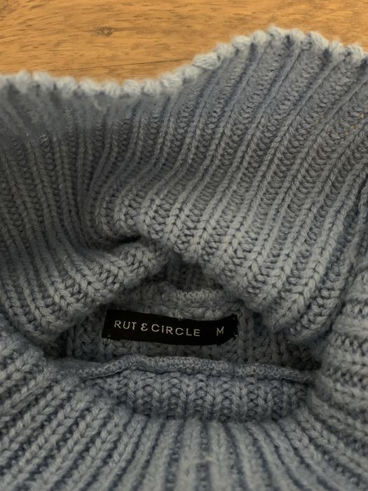Camisola de gola alta “Rut & Circle” tamanho M, azul