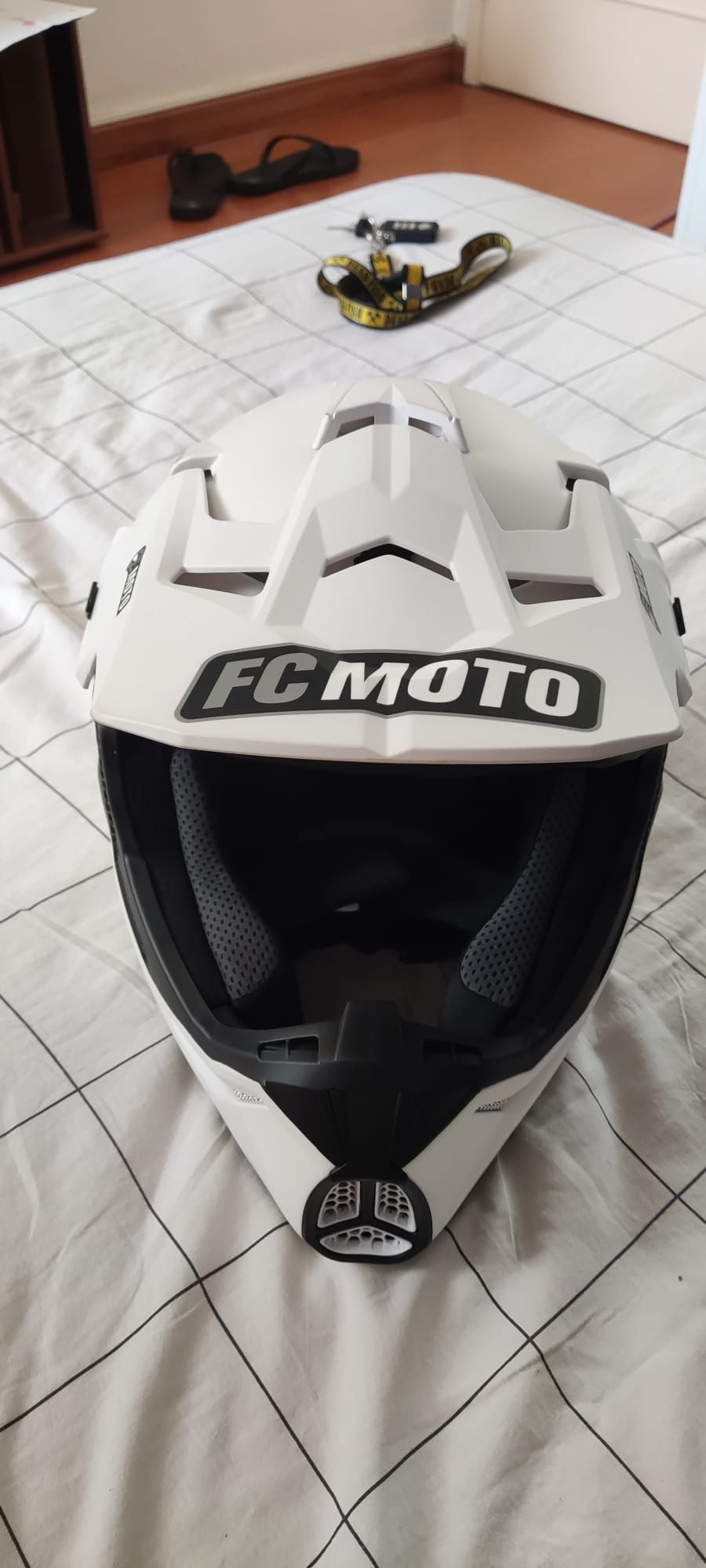 Capacete mota novo