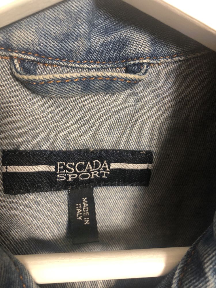 Джинсовый пиджак Escada