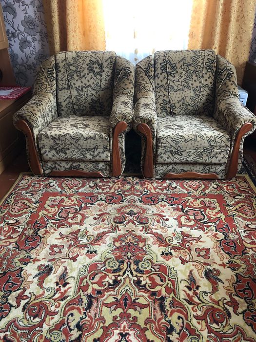 Диван та 2 розкладних крісла