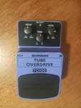 Efekt przesteru do gitary/ basu, Behringer TO100 Tube Overdriver.