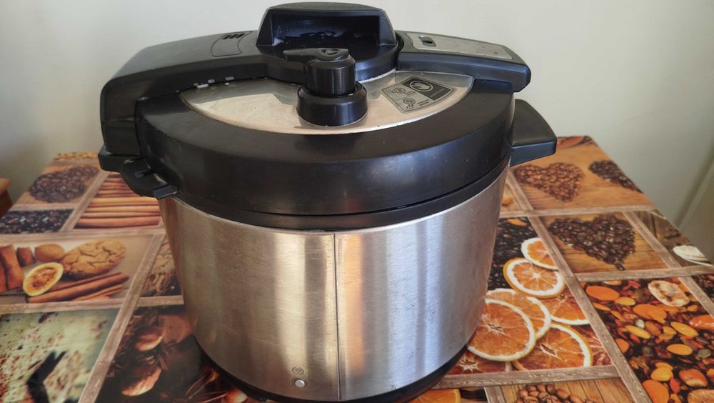 Мультиварка Redmond RMC-M110