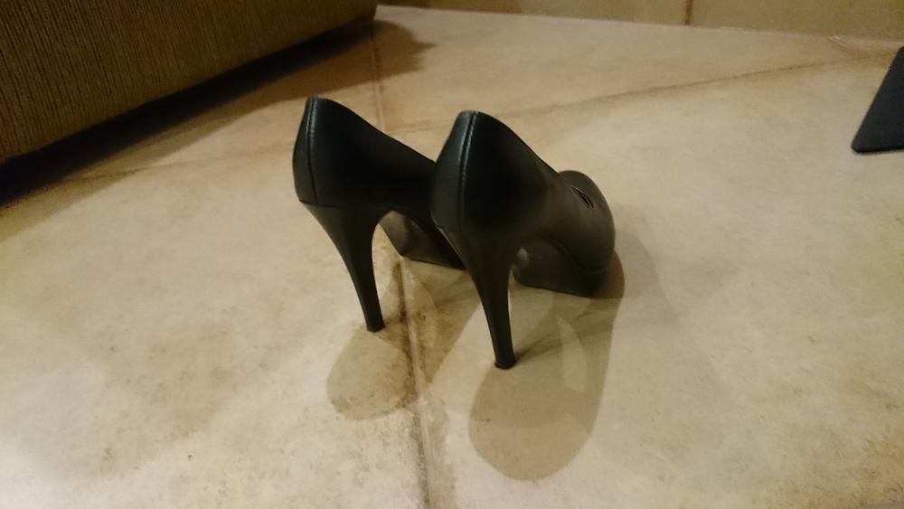 Buty na obcasie firmy ZBYCH