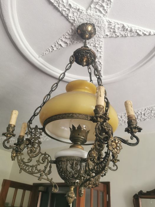 Candeeiro sala de estar antigo