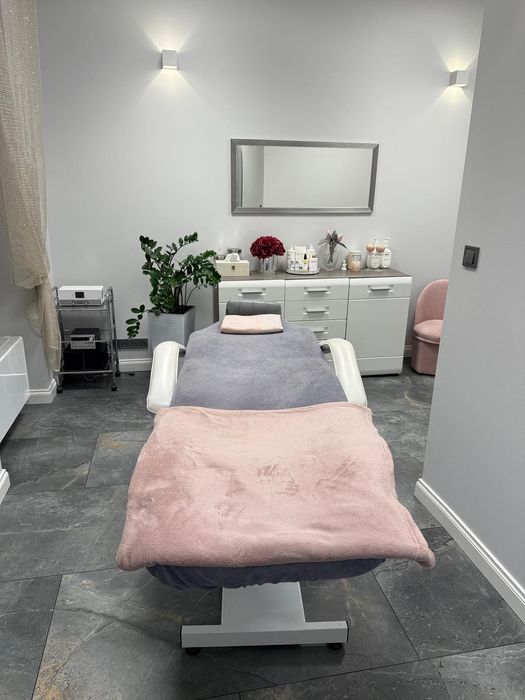 Gabinet na wynajem w centrum / stylistka rzęs / linergistka/ masażysta