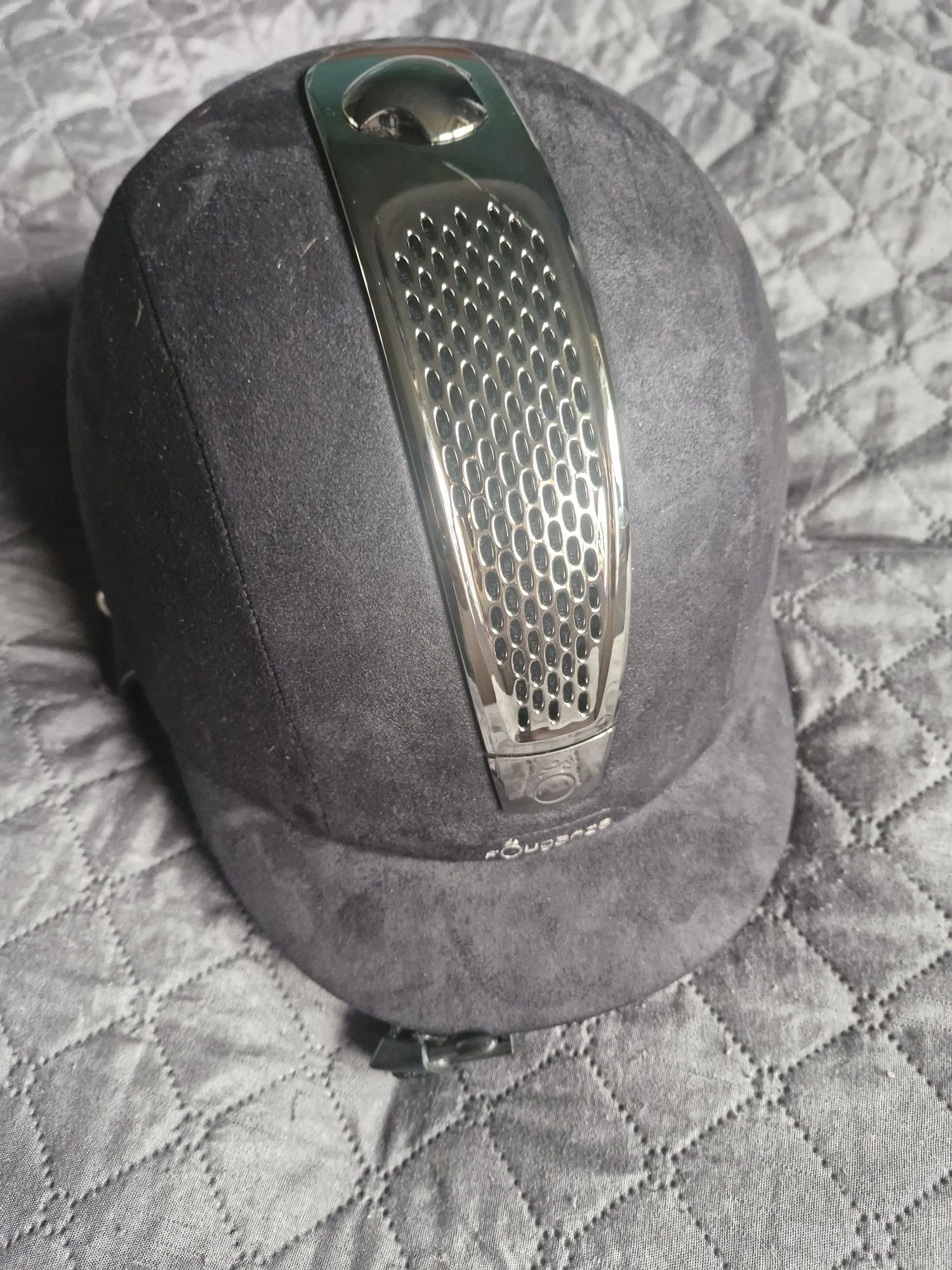 Kask jeździecki.