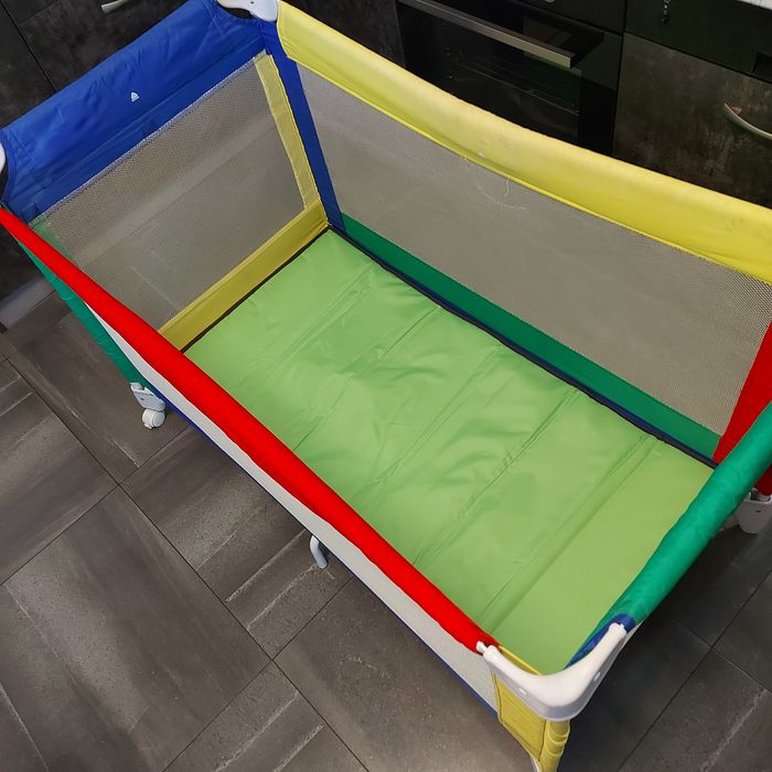 Łóżeczko turystyczne składane dla dziecka/ kojec