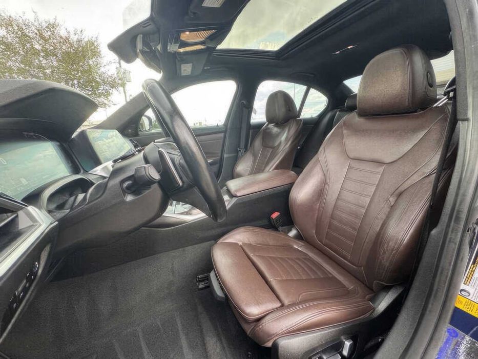 BMW 3 Series 330i      2020