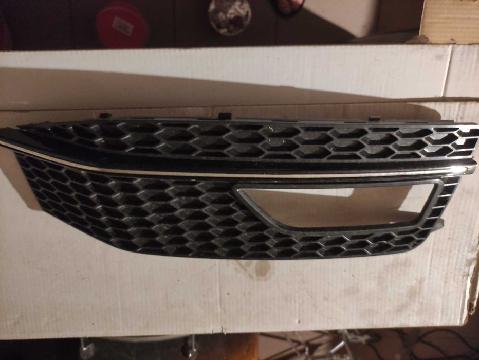 Kratka zderzaka Audi A4 B8