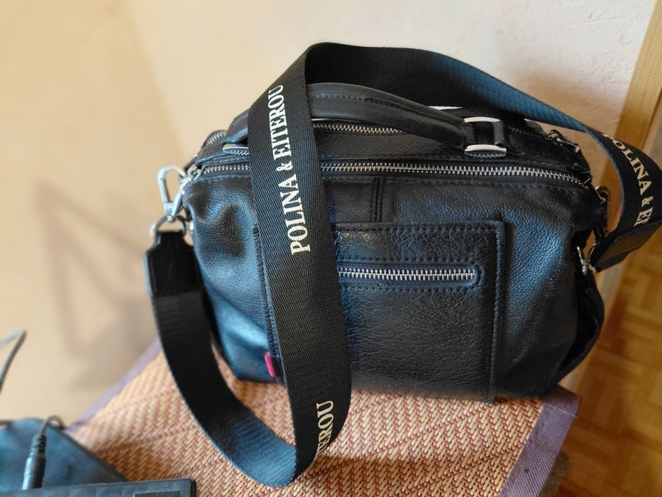 Шкіряна чорна жіноча сумка