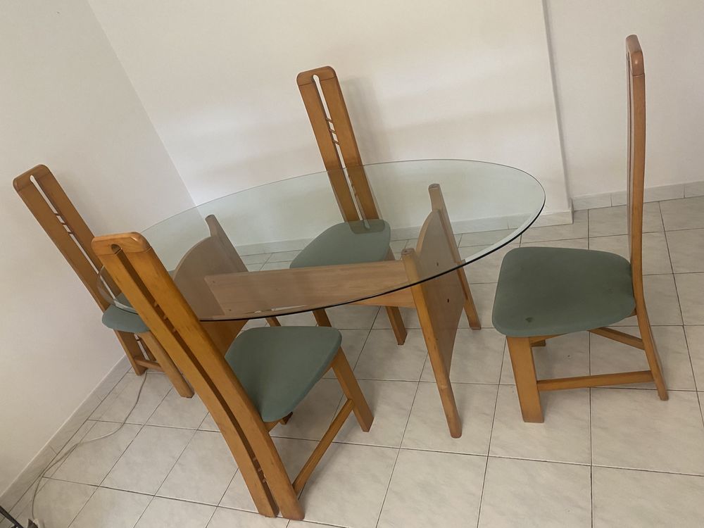 Conjunto mesa + 4 cadeiras