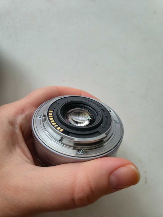 Об'єктив CANON EF-M 22mm f/2 STM