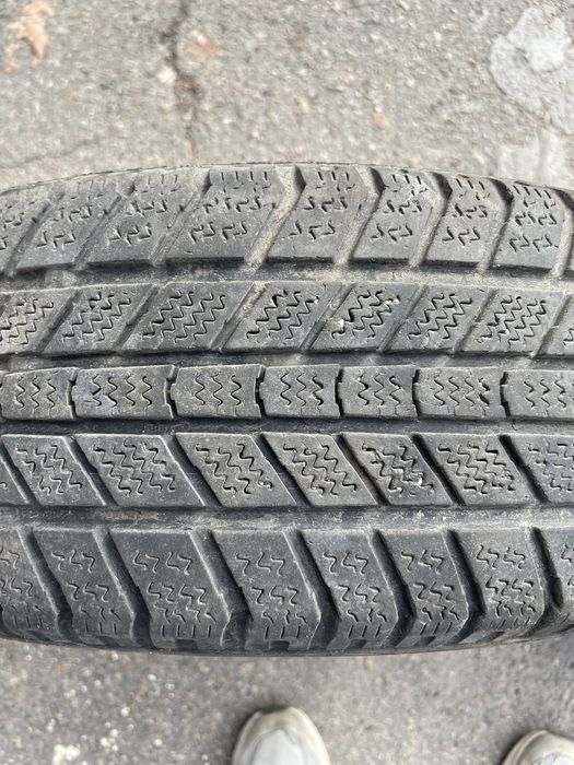 Продам два R14 диска з зимовою гумою 4х98