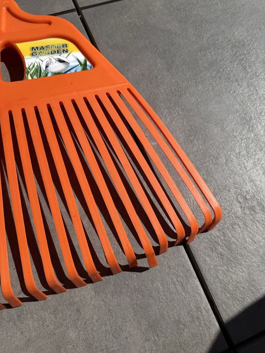Grabie ogrodowe xl plastikowe pomaranczowe 50cm Ramp Master Garden
