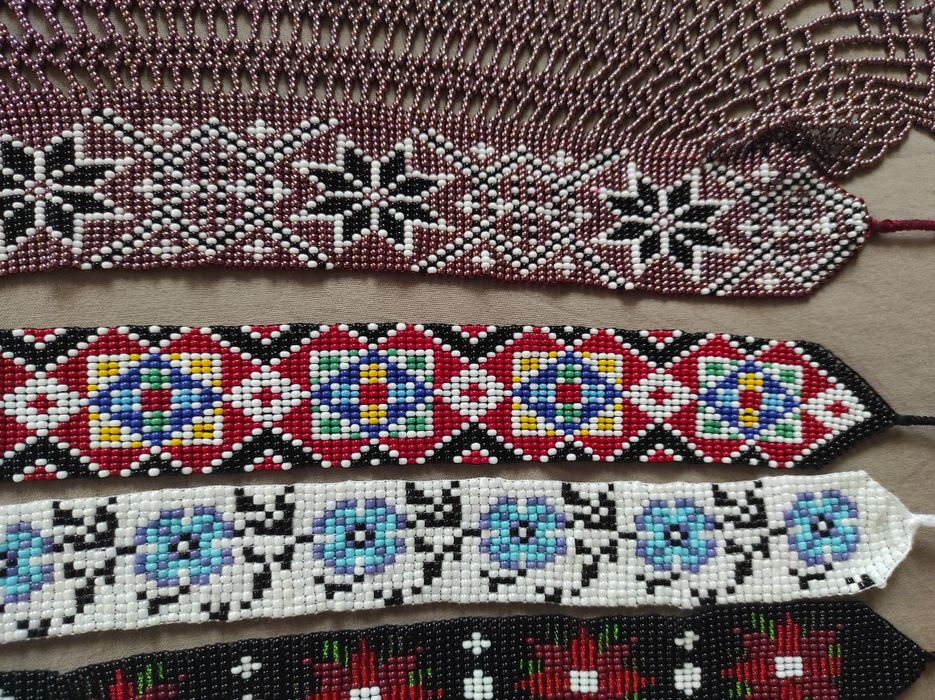 продам вироби з бісеру