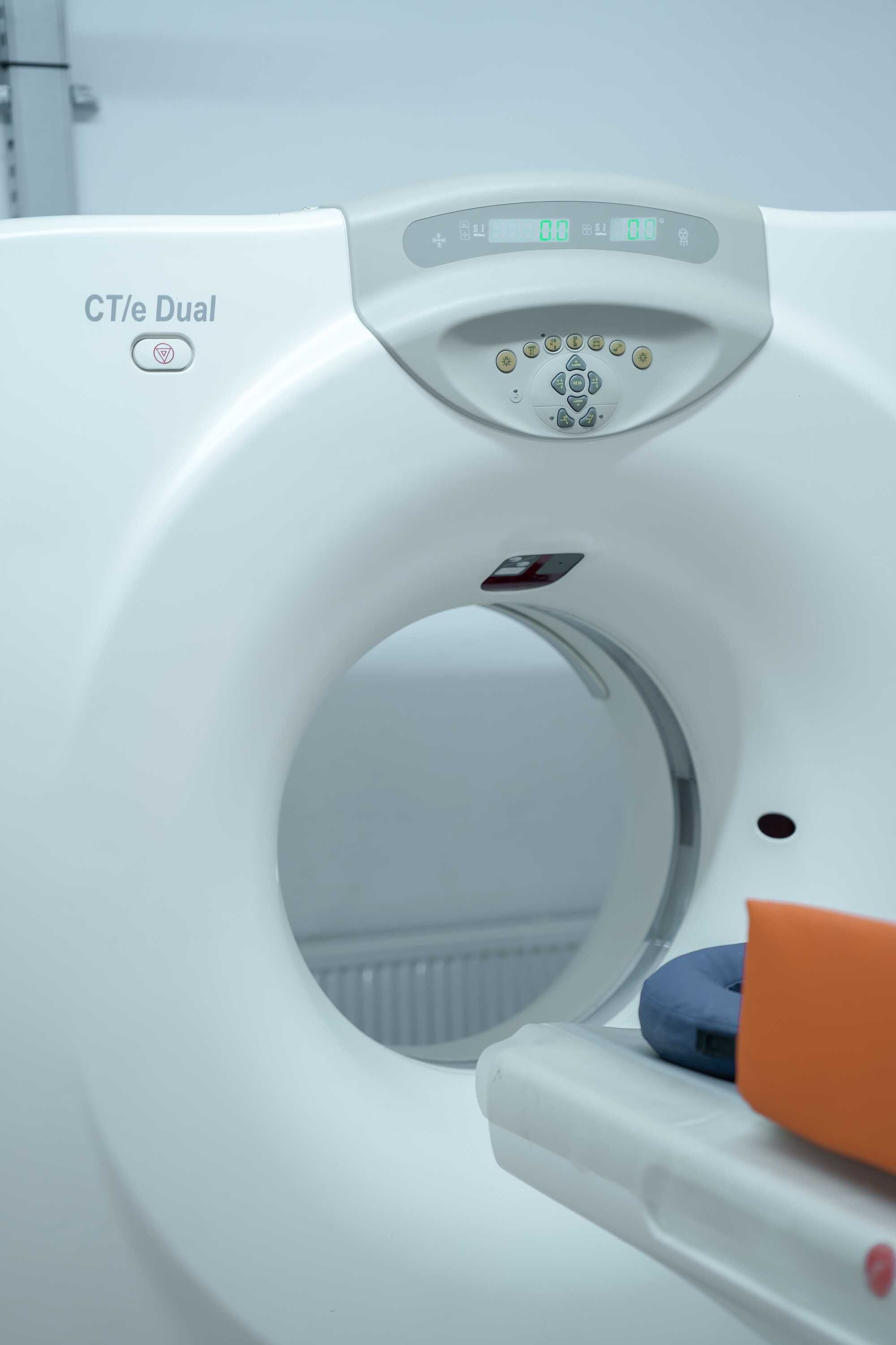 GE dual - Używany tomograf komputerowy