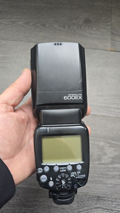 Продам спалах Canon 600 Ex