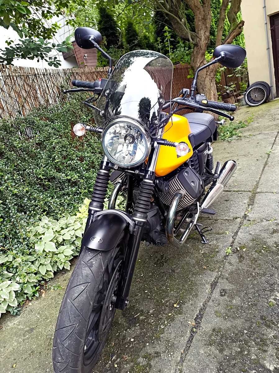 Moto Guzzi V7 II Stone