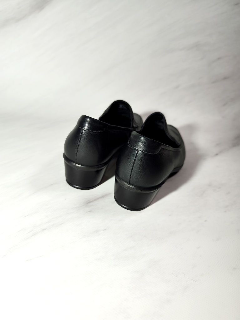 ECCO  Індонезія нові шкіряні чорні туфлі
