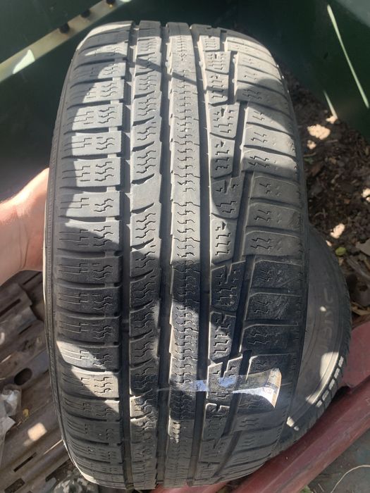 Nokian 215 55 116C резина 4 шт гума б/у