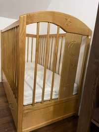Drewniane łóżeczko dziecięce z szufladą