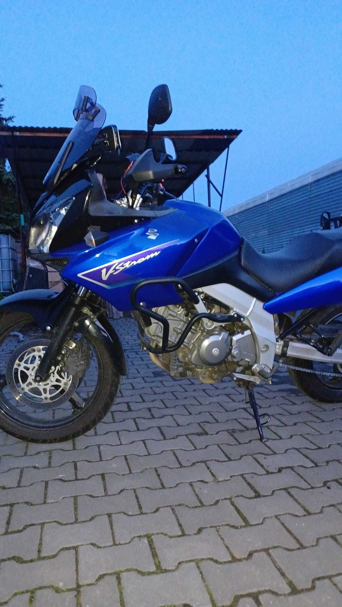 Motocykl Suzuki V STORM K9 DL 650