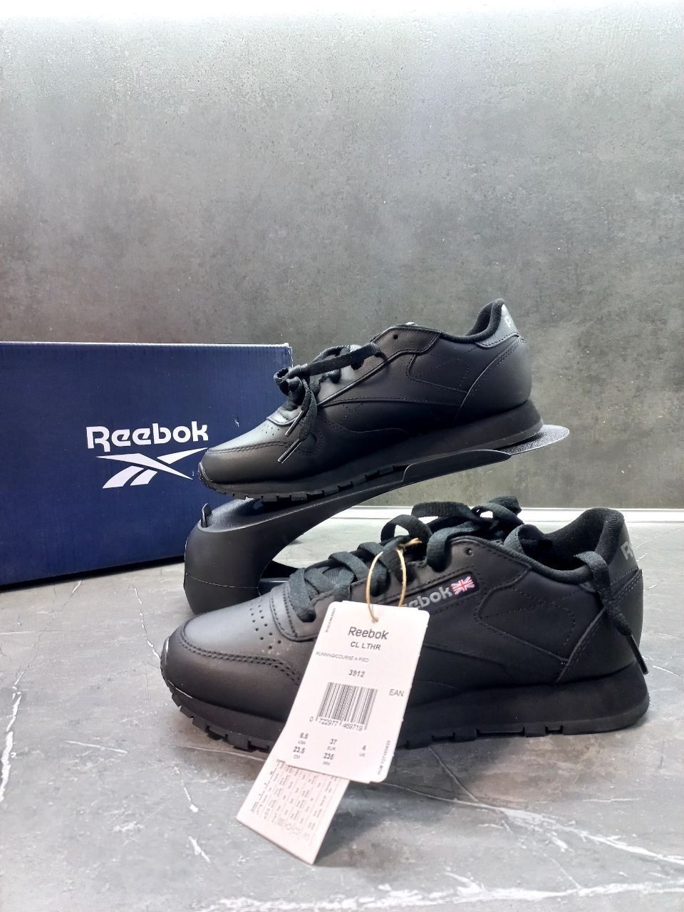 ОРИГІНАЛ Кросівки Reebok Classic Black Жіночі остання пара РОЗПРОДАЖ