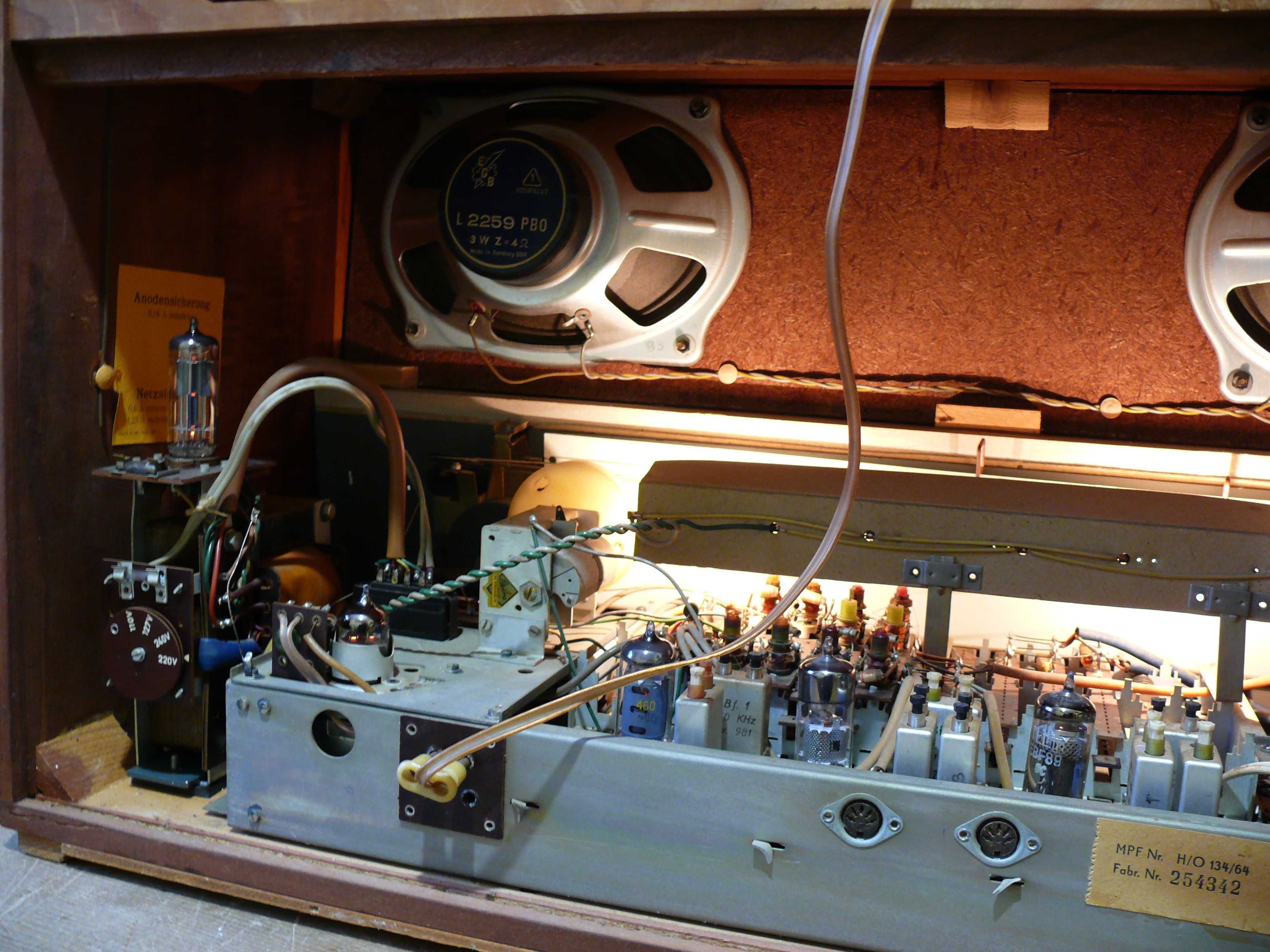 Radio lampowe niemieckie REMA 2003