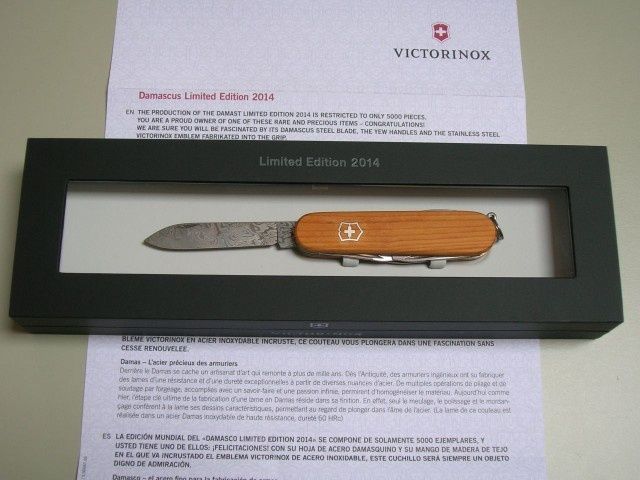 Нож коллекционный Victorinox SPARTAN Damascus