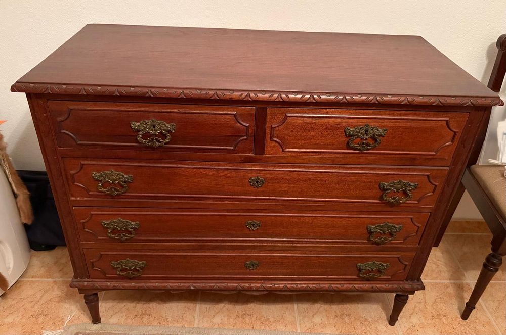 Cómoda de madeira maciça vintage