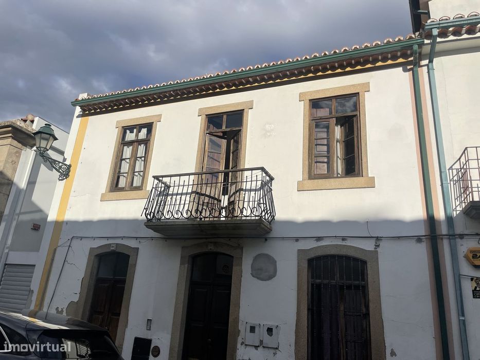 Prédio com duas frações - Centro da Cidade