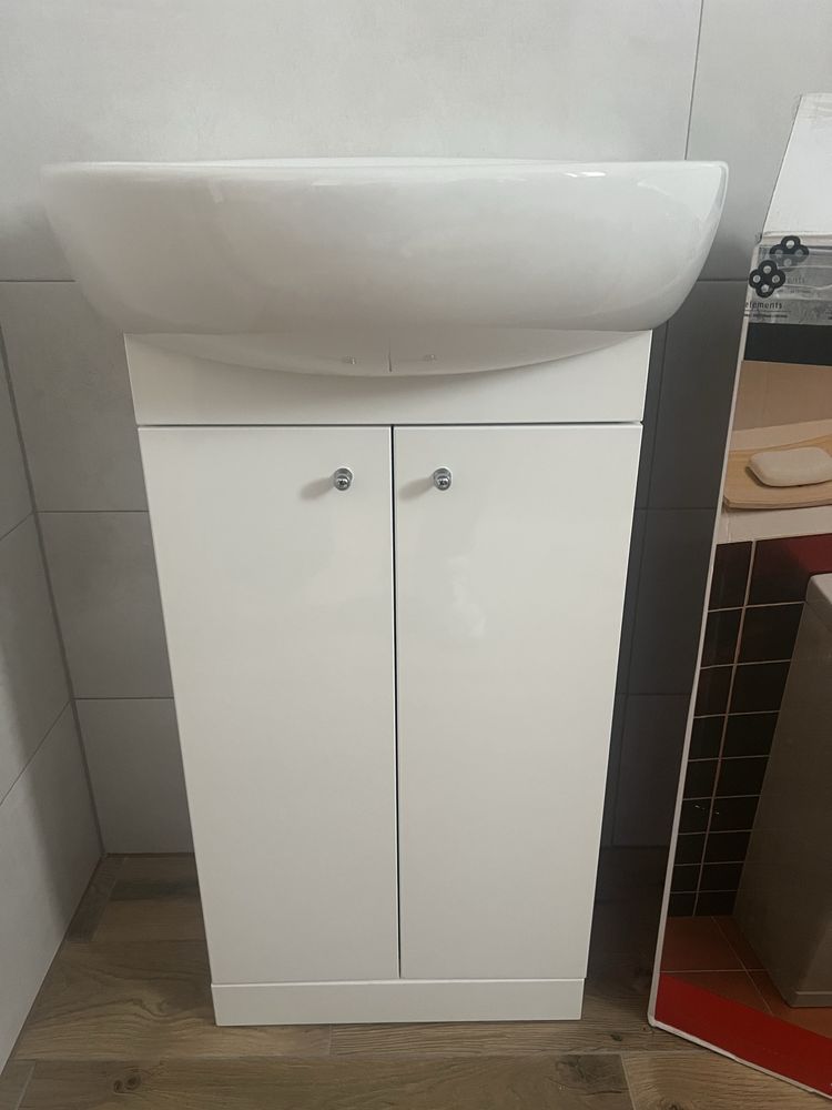 Szafka z umywalka Kolo Solo 50