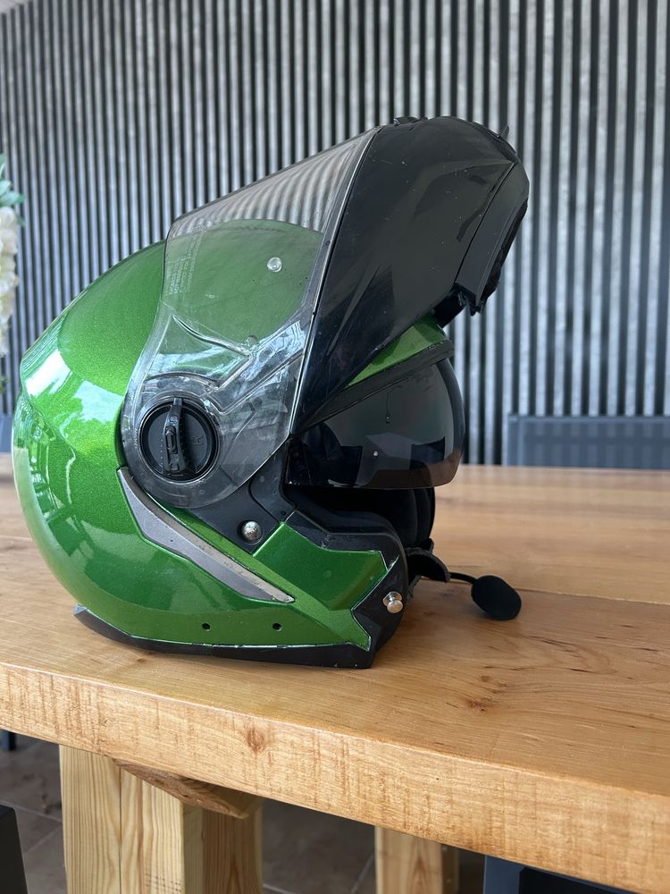 Kask motocyklowy z intecomem