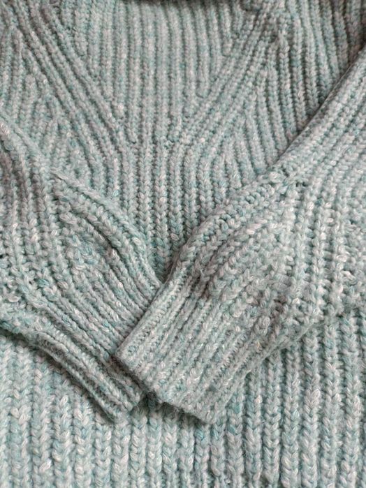 Ciepły sweter dziewczęcy Marks & Spencer  niebieski .