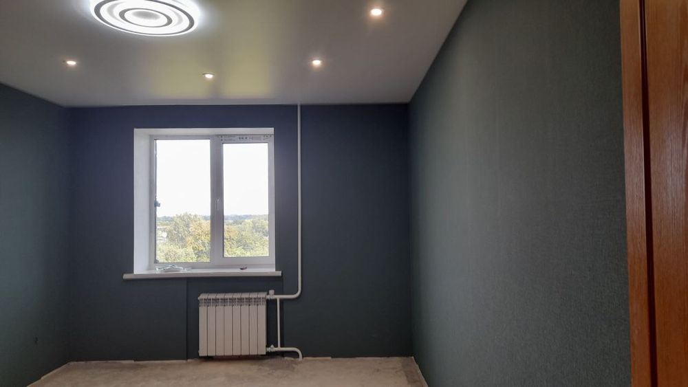 Поклейка шпалер обоев обоїв, покраска від майстрів