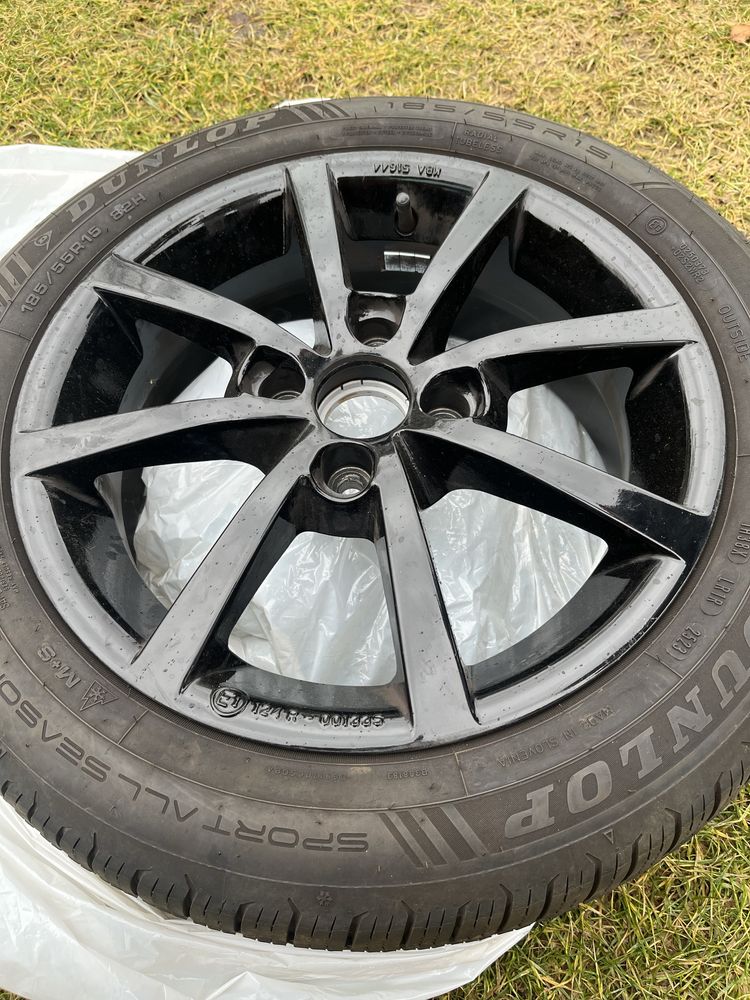 Opony Dunlop + alufelgi Wheels 185x55 r. 15. (całoroczne)
