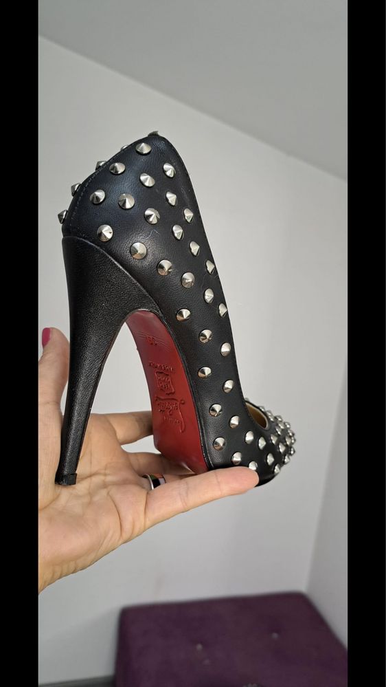 Szpilki Christian  Louboutin  39 Nowe