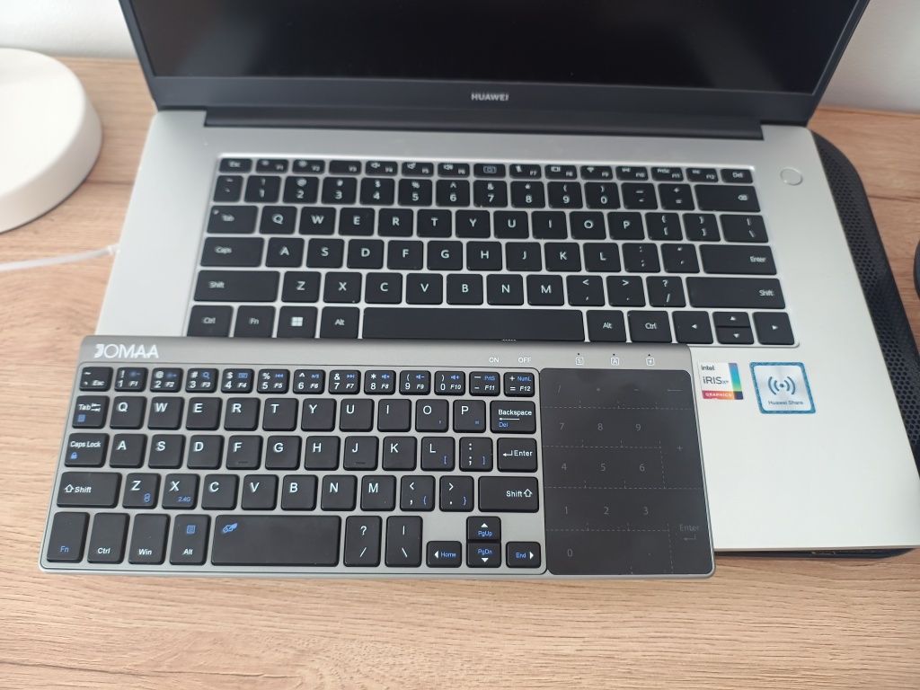 Klawiatura bezprzewodowa z Touchpadem