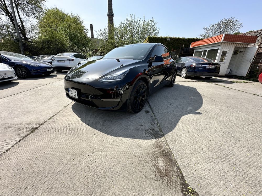 Tesla model Y Dual motor