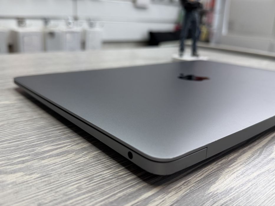 MacBook Air 13  M1 / RAM 8 / SSD 1 TB / Space Grey / 2020