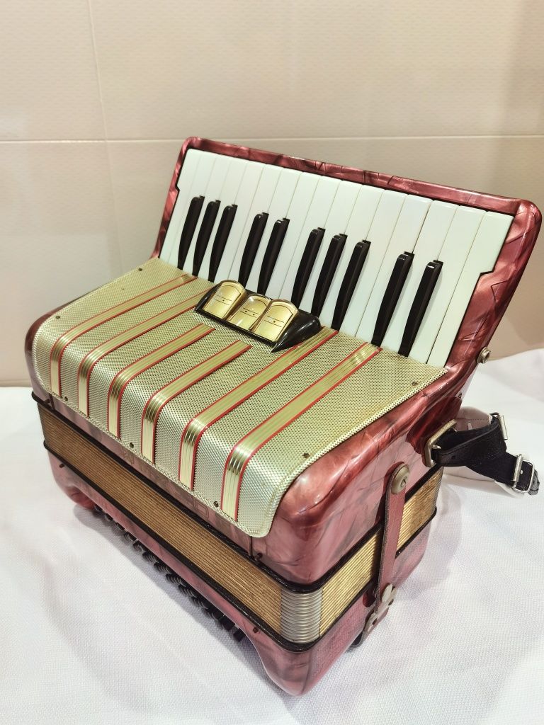 Akordeon HOHNER Student V 48 basów